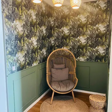 Michelangelo Stadtmitte Netflix Apartment *