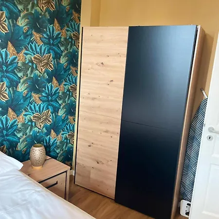 Michelangelo Stadtmitte Netflix Apartment